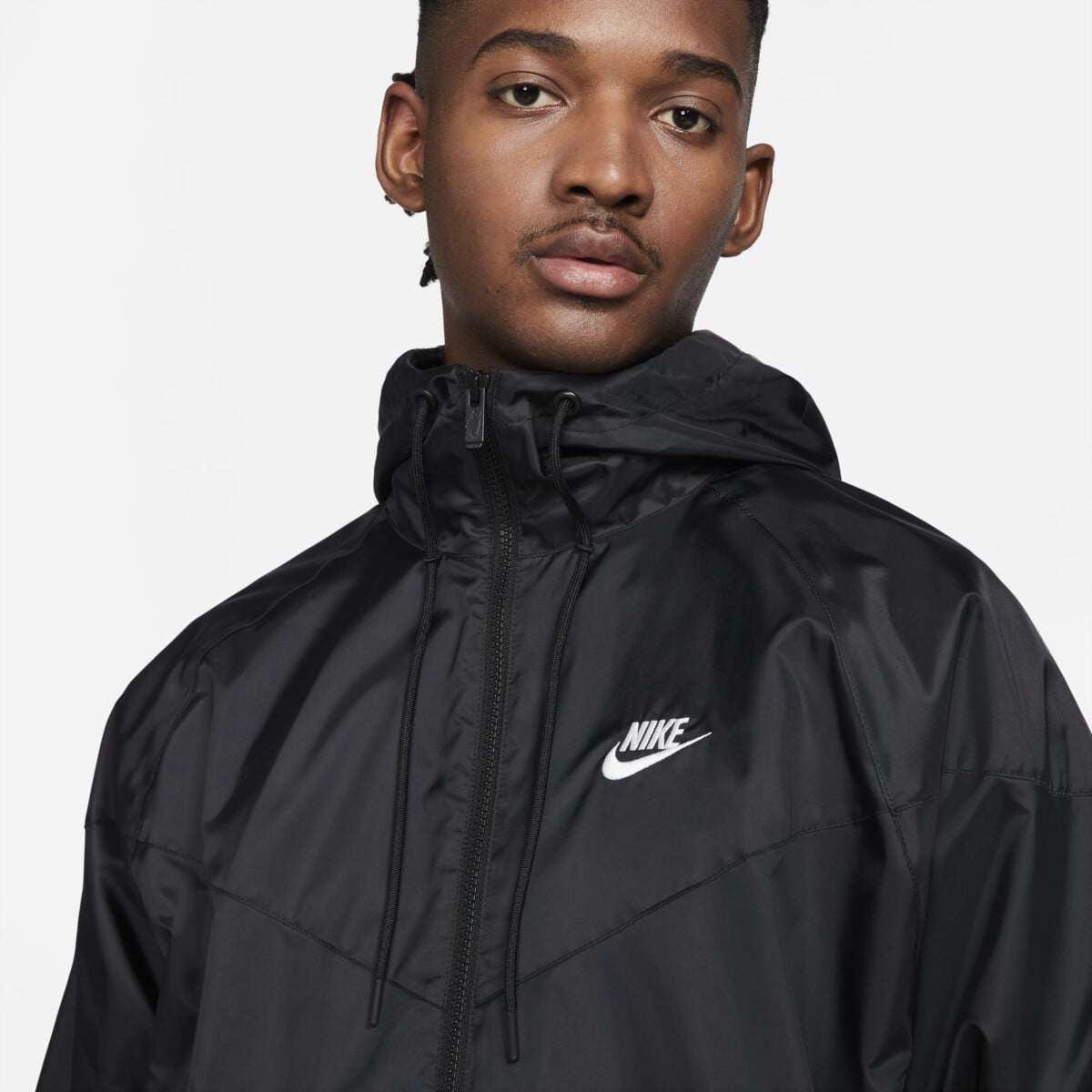 NIKE SPORTSWEAR WINDRUNNER HOODED JACKET striukės ir parkos