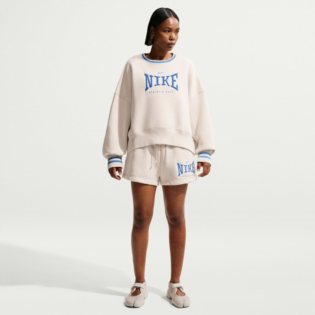 NIKE SPORTSWEAR PHOENIX FLEECE OVERSIZED CREW-NECK SWEATSHIRT