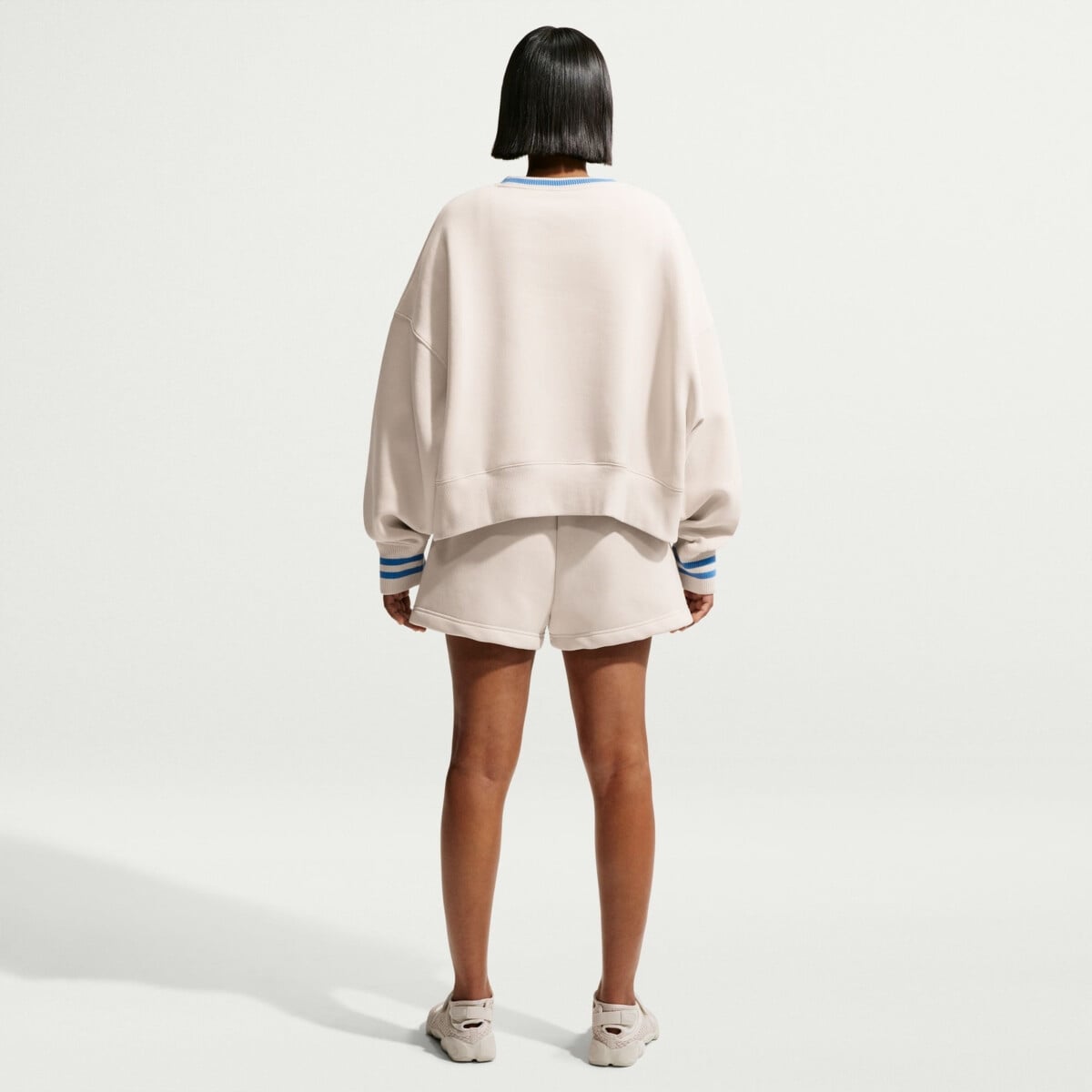 NIKE SPORTSWEAR PHOENIX FLEECE OVERSIZED CREW-NECK SWEATSHIRT