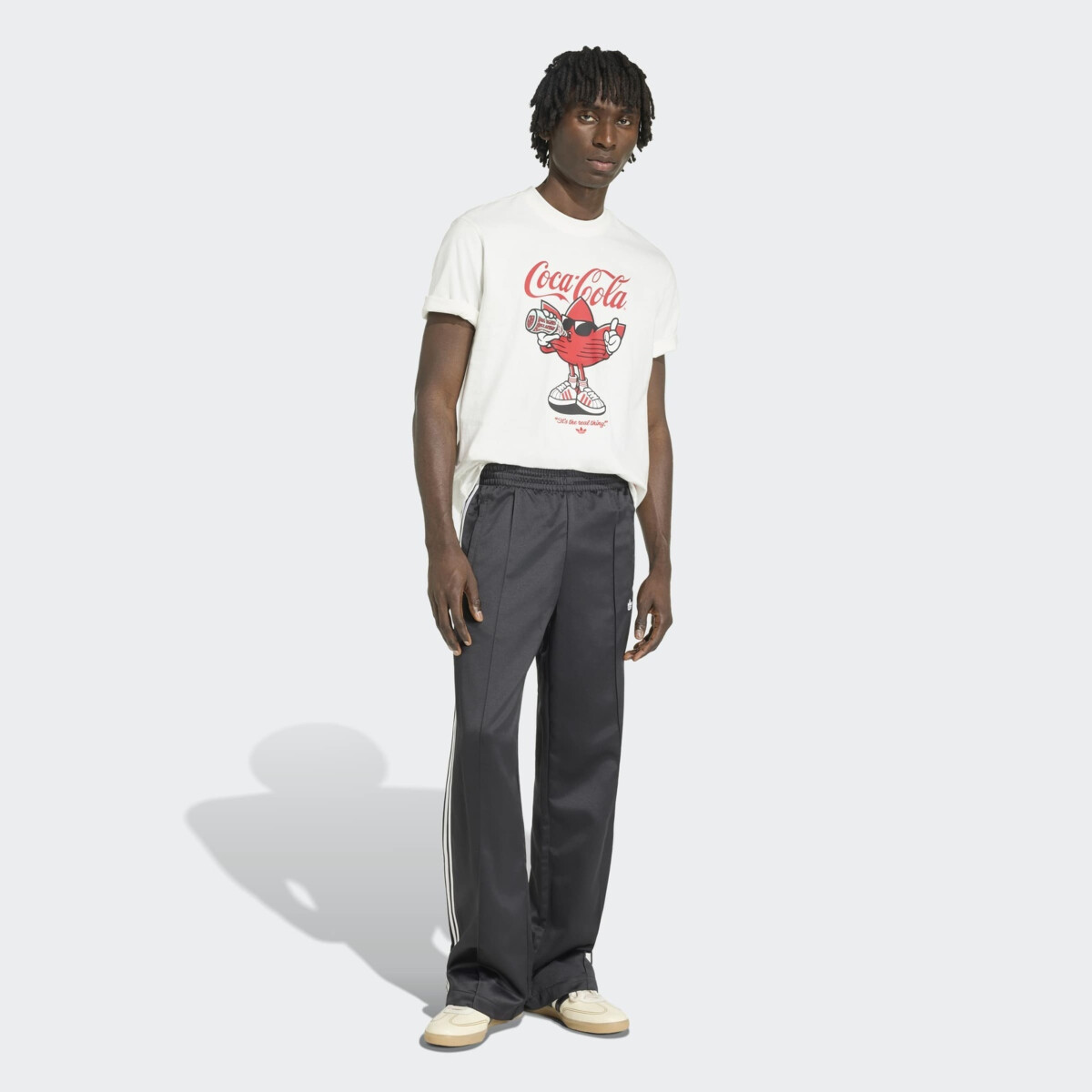 COCO DEAL - k ADIDAS ORIGINALS X COCA-COLA CLASSIC SPORT GRAPHIC TREFFIE T-SHIRT