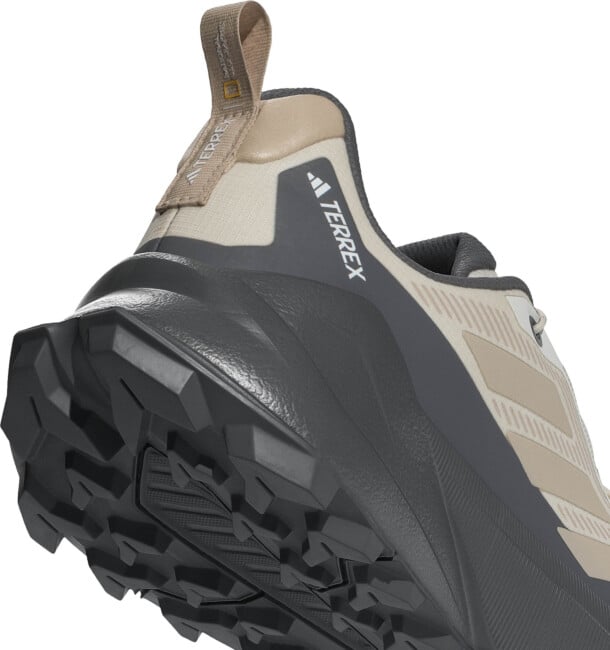 パリコレクション ADIDAS WOMEN'S batai SHOES HIKING GORE-TEX 2.0 TRAILMAKER TERREX ボクシング