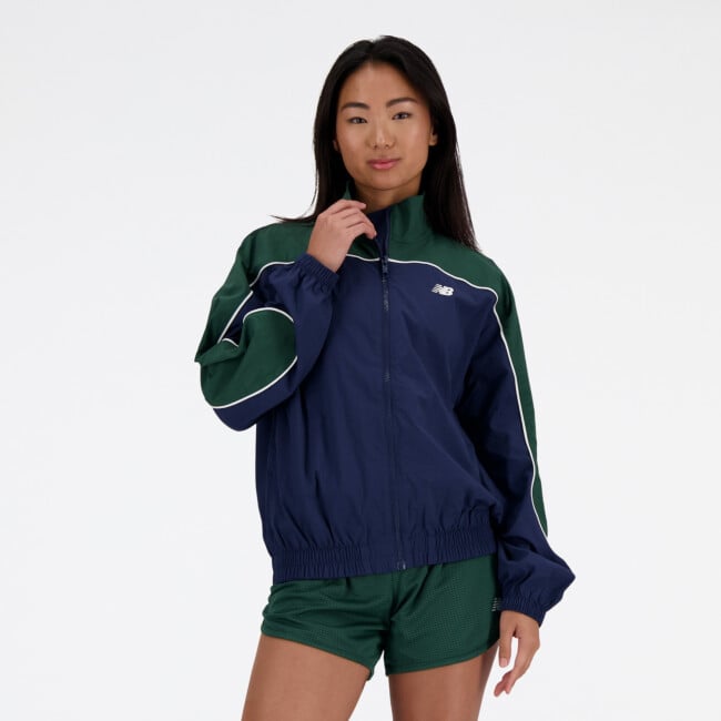 nbsk NEW BALANCE WOMEN'S SPORTSWEAR'S GREATEST HITS WOVEN JACKET